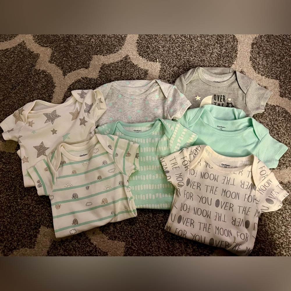 7 gender neutral short sleeve onesies